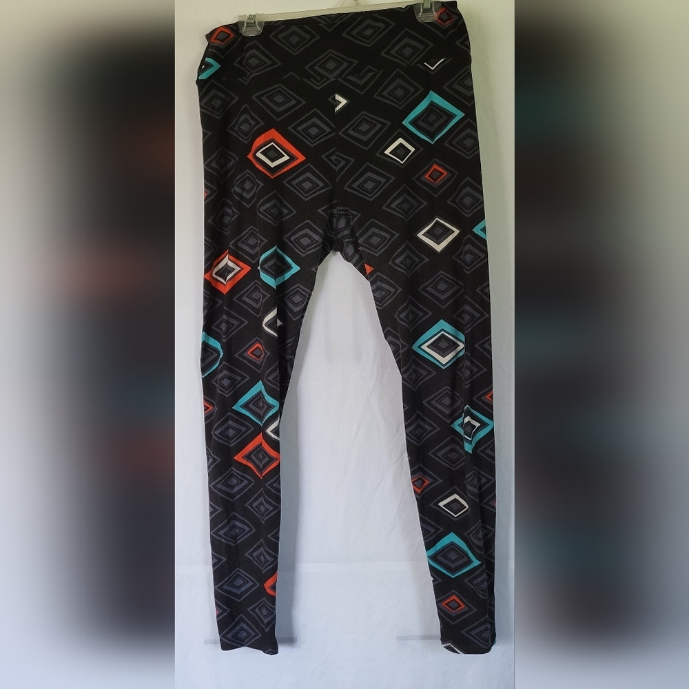 LulaRoe Tall and Curvy Patterned Leggings